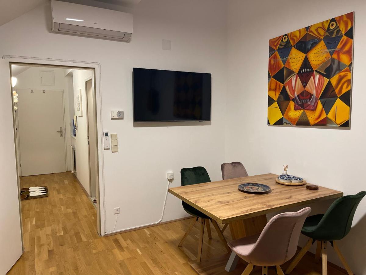 Klimatisiertes, Ruhiges Dachgeschoss Cityapartment Im Zentrum Wiens Extérieur photo