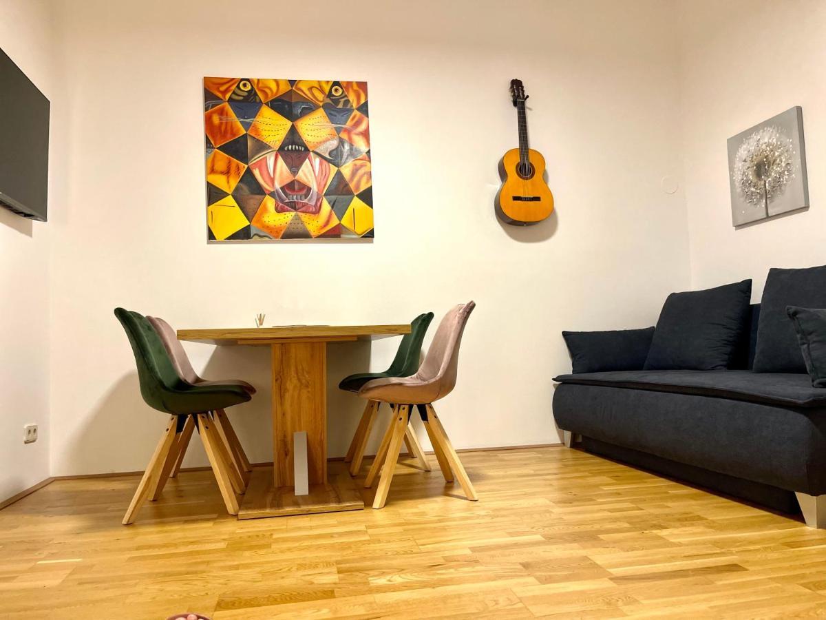 Klimatisiertes, Ruhiges Dachgeschoss Cityapartment Im Zentrum Wiens Extérieur photo