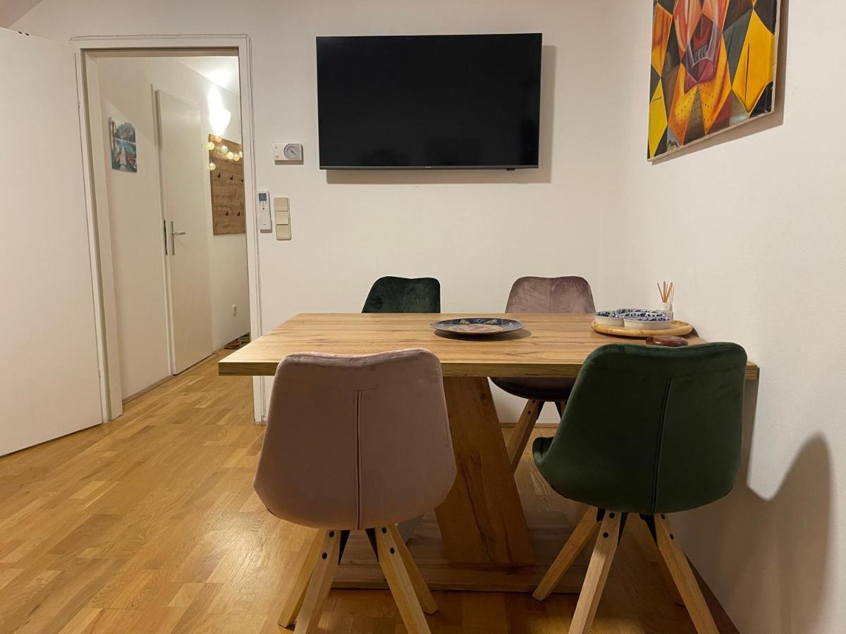 Klimatisiertes, Ruhiges Dachgeschoss Cityapartment Im Zentrum Wiens Extérieur photo